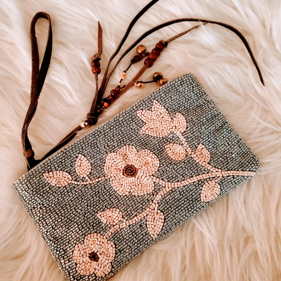 Fred and Basha beaded wristlet - Picture 3 of 3